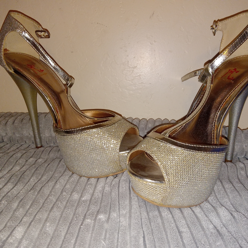 KAYLEEN By Los Angeles Shimmering Silver Platform Heels